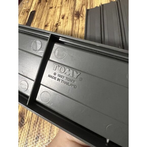 TOMY Gray Long Straight Slight Hill Tracks 4 - Picture 4 of 4